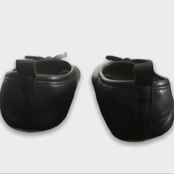 Old  Navy Flats - Picture 4 of 9